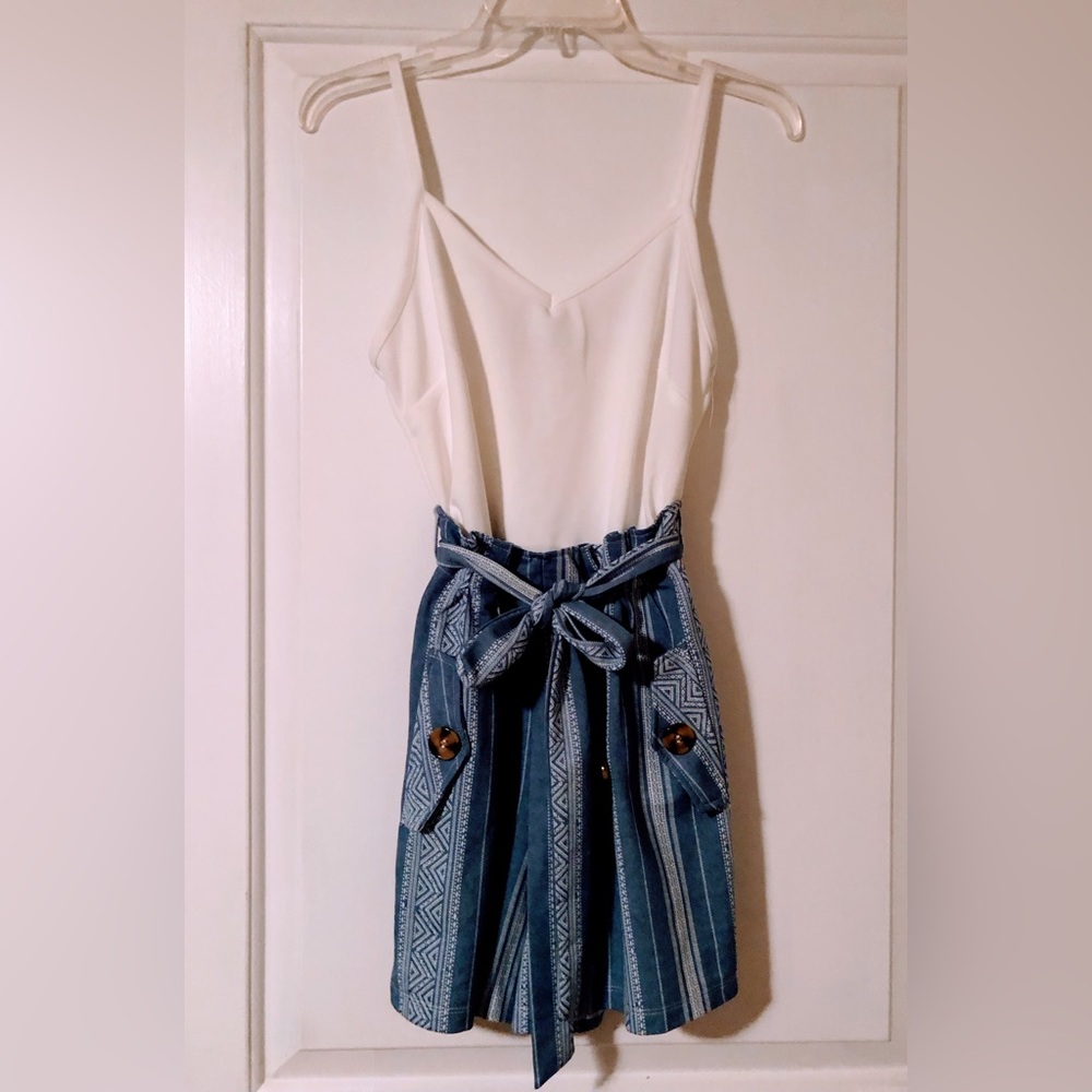 Women’s Almost Famous Spaghetti Strap Romper Size Medium